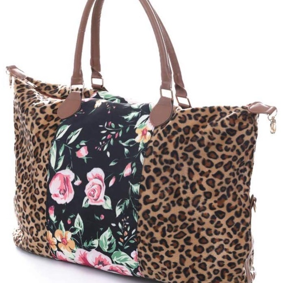 🔥 Limited! Faux Suede Leopard Floral Weekender - Picture 3 of 8